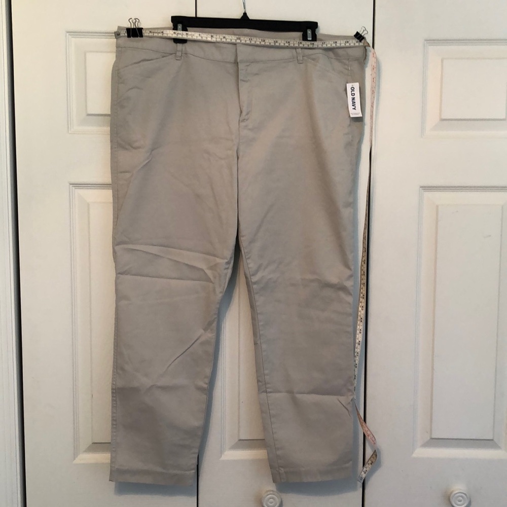 Old Navy Brushed denim Pixie NWT 18Plus Cream😍